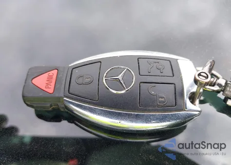 2011 Mercedes-Benz C 300 Luxury 4Matic/Sport 4Matic из США, поврежденный, VIN WDDGF8BB3BF653468